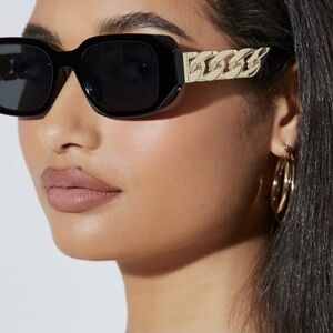 Steve Madden Black and Cream Chain Sunglasses